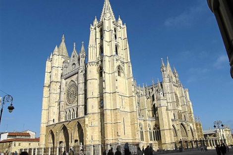 La iglesia católica deberá inscribir sus bienes como los demás