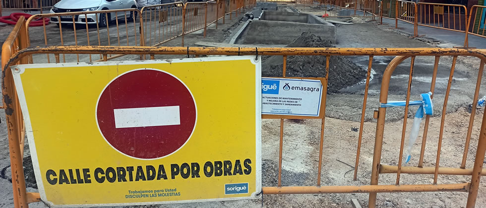 Calle en obras en suelo urbano