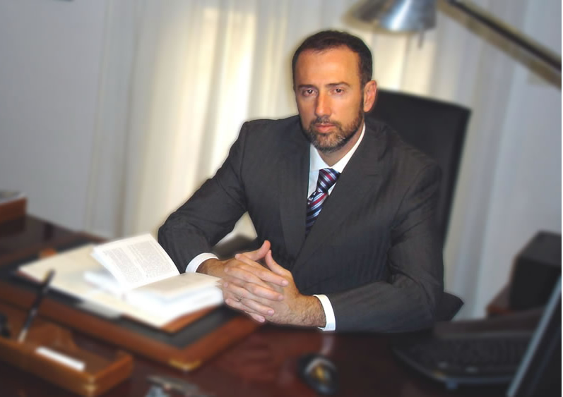 Colaborador de IusLegis Abogados